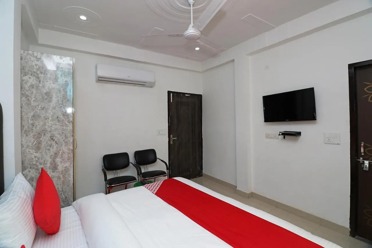 Oyo 26119 Star Hotel Gurgaon
