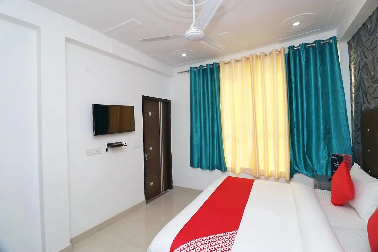 Oyo 26119 Star Hotel Gurgaon Indien