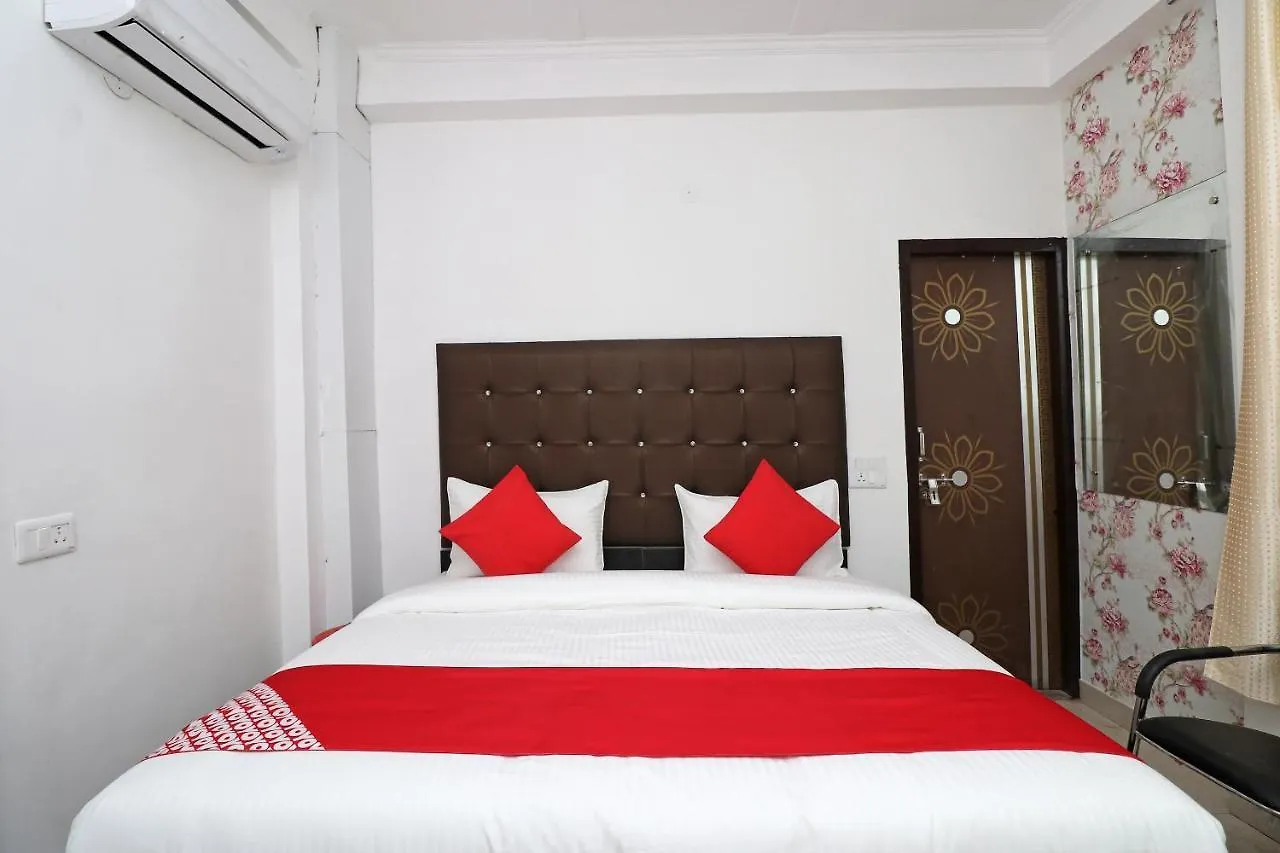 Oyo 26119 Star Hotel Gurgaon